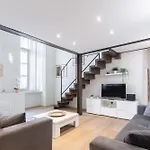 Hostdomus - Loft Lagrange Appartement