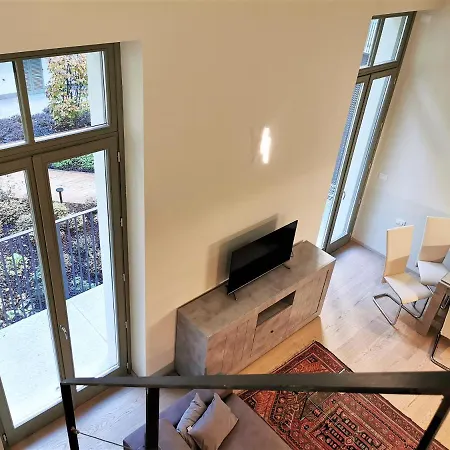 Hostdomus - Loft Lagrange Apartment