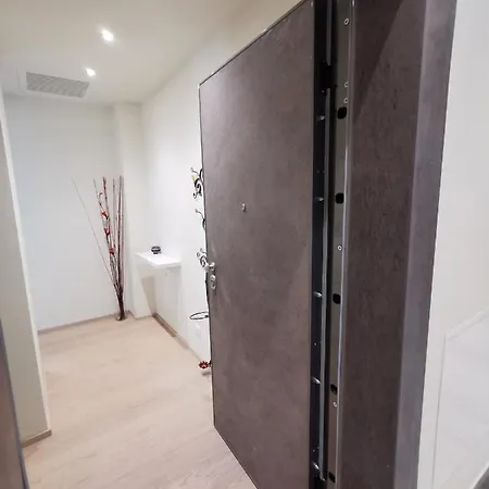 Apartment Hostdomus - Loft Lagrange *