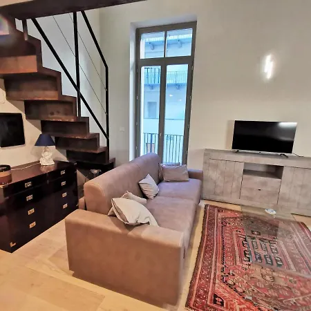 Hostdomus - Loft Lagrange Daire Torino