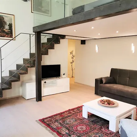 Hostdomus - Loft Lagrange *
