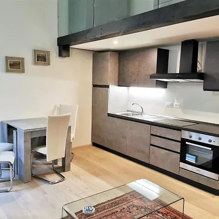Hostdomus - Loft Lagrange Apartment *