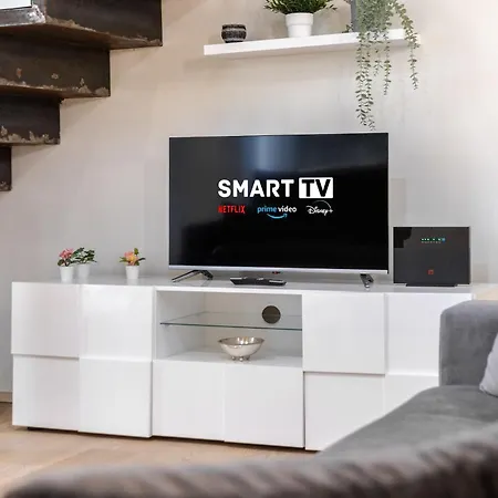 아파트 Hostdomus - Loft Lagrange 토리노