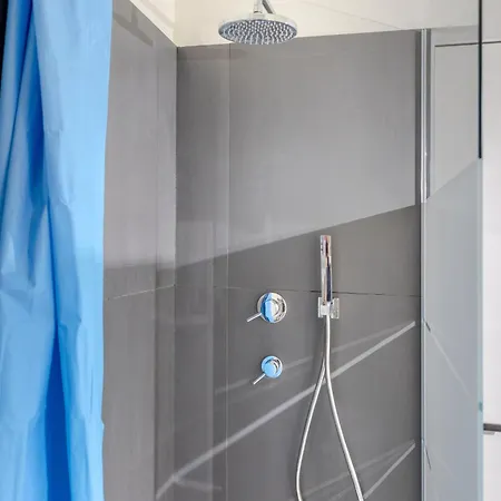 Hostdomus - Loft Lagrange Turin
