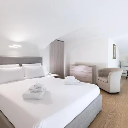 Apartamento Hostdomus - Loft Lagrange