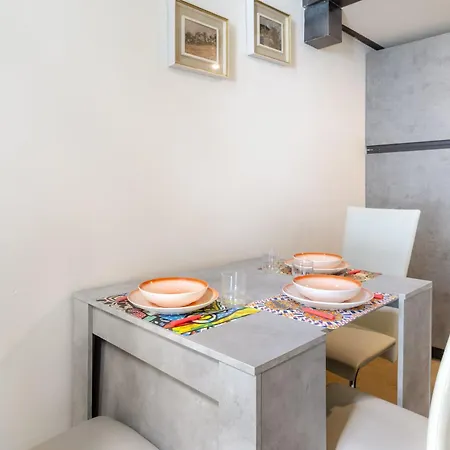 Hostdomus - Loft Lagrange *