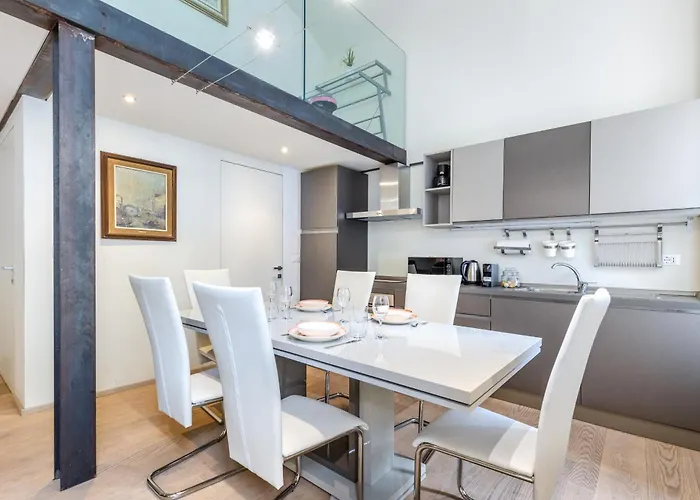 Appartement Hostdomus - Loft Lagrange