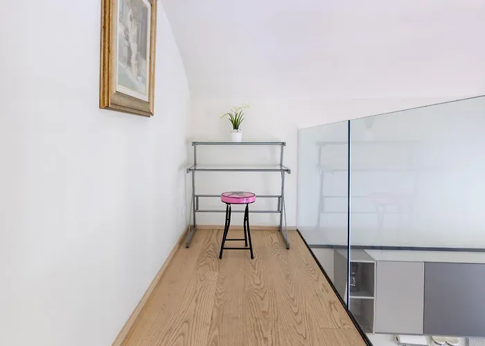 Appartement Hostdomus - Loft Lagrange *