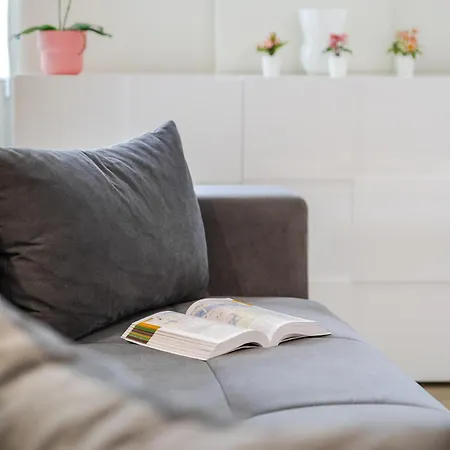 Hostdomus - Loft Lagrange Апартаменты Турин