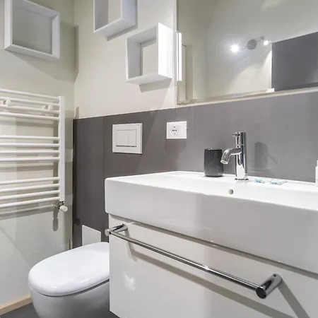 Hostdomus - Loft Lagrange * Turín