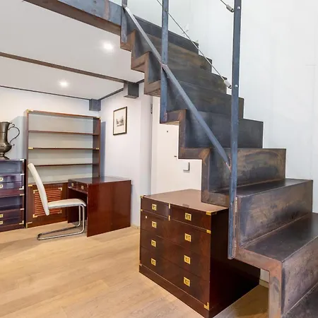 Апартаменты Hostdomus - Loft Lagrange Турин